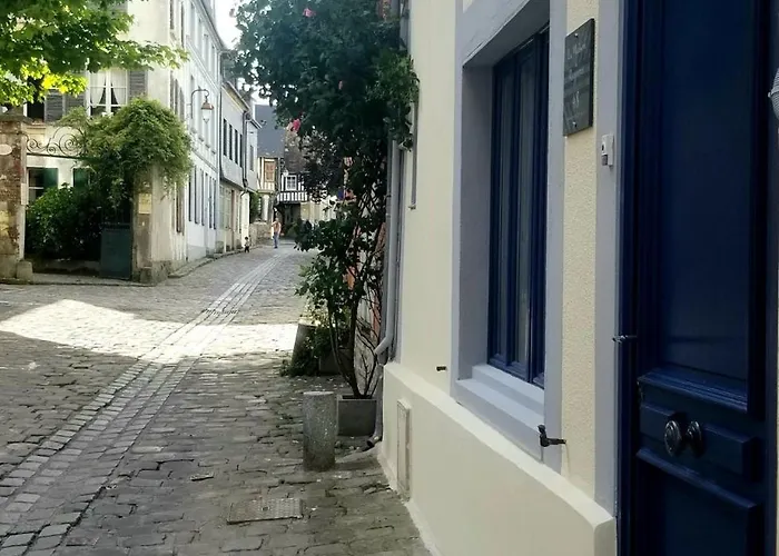 Apartment La Maison A Rayures - Centre Historique